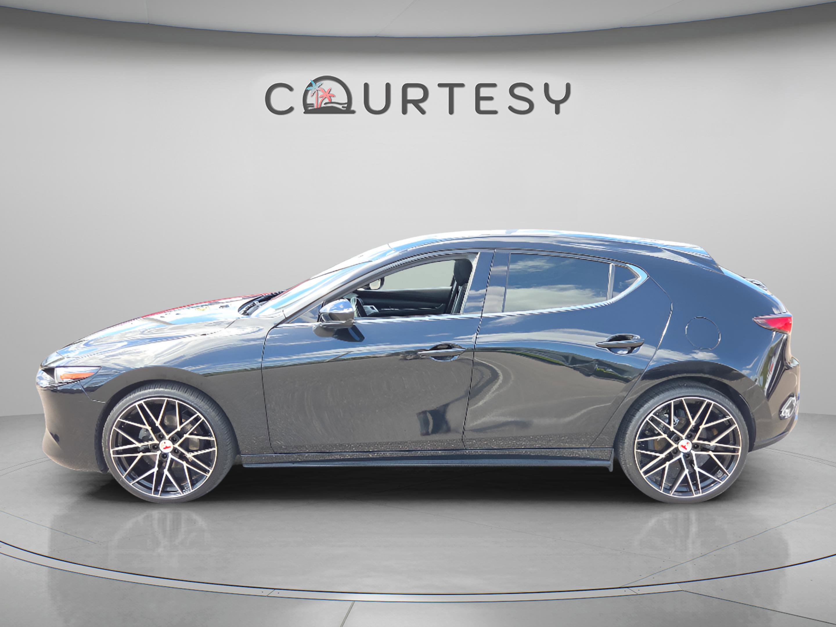 Used 2022 MAZDA MAZDA3 s AWD/4WD image 2