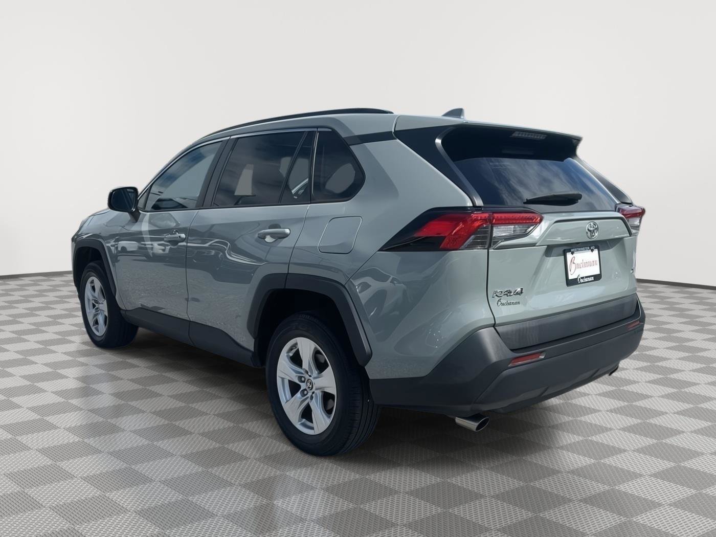 Used 2019 Toyota RAV4 XLE FWD image 5