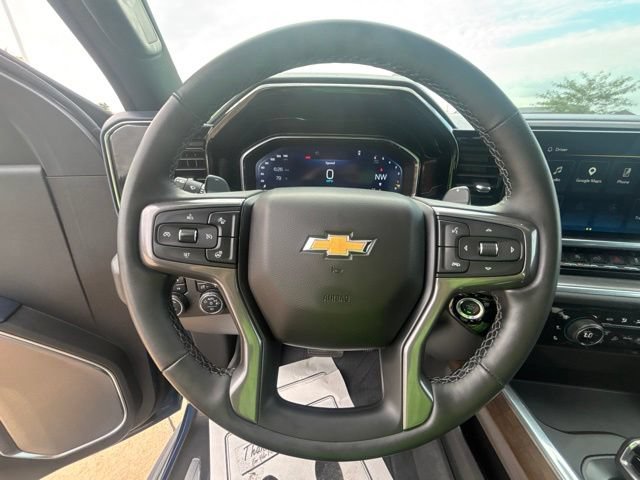 Used 2024 Chevrolet Silverado 1500 High Country w/ High Country Premium Package AWD/4WD image 3