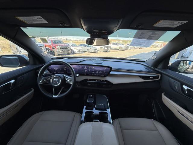 Used 2025 Buick Enclave Preferred w/ Power Package image 28