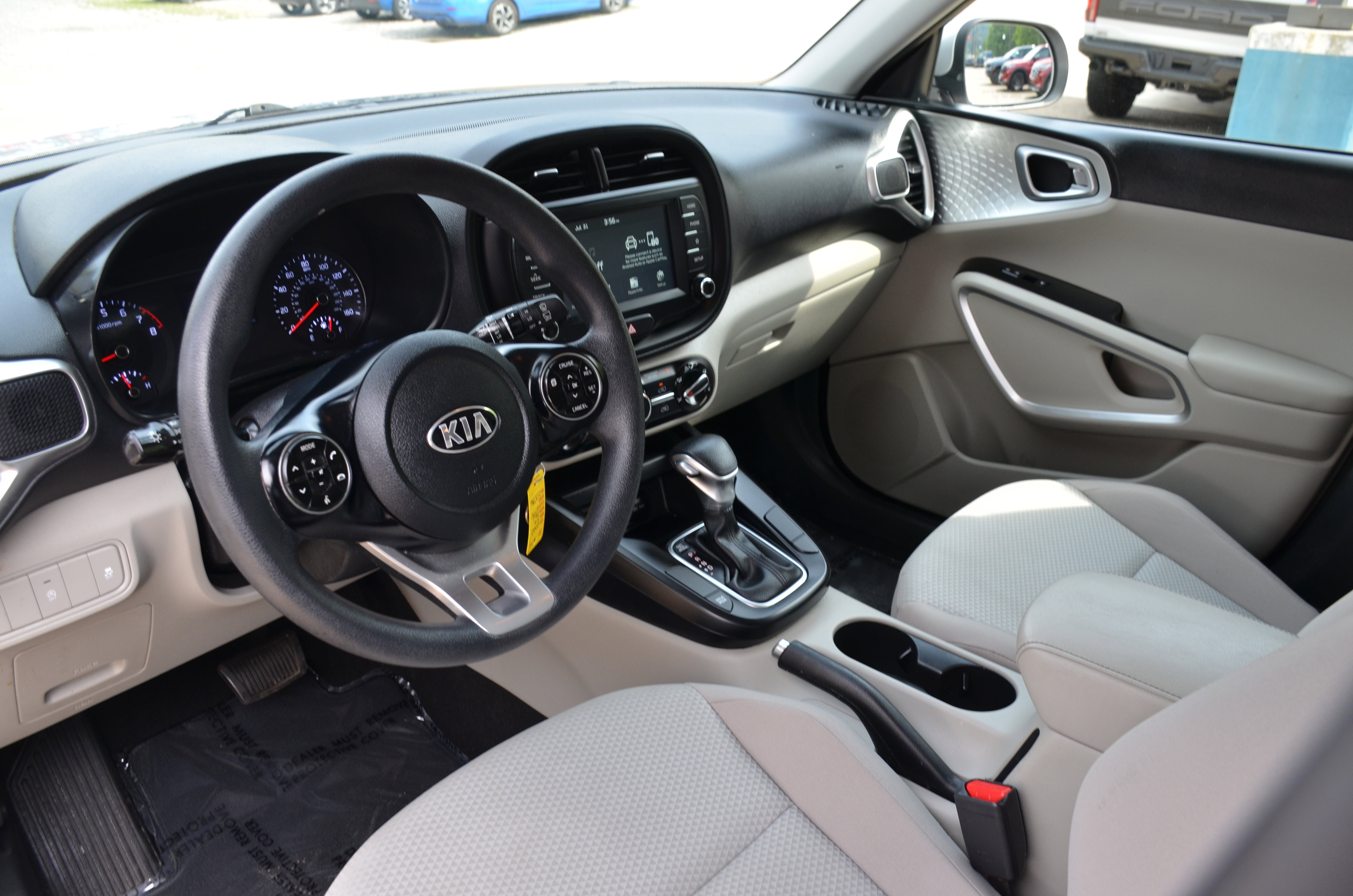 Used 2020 Kia Soul LX image 13