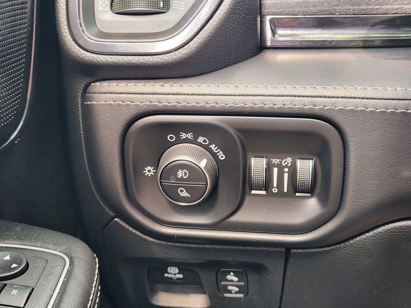 Used 2023 RAM 1500 Limited w/ Night Edition image 31