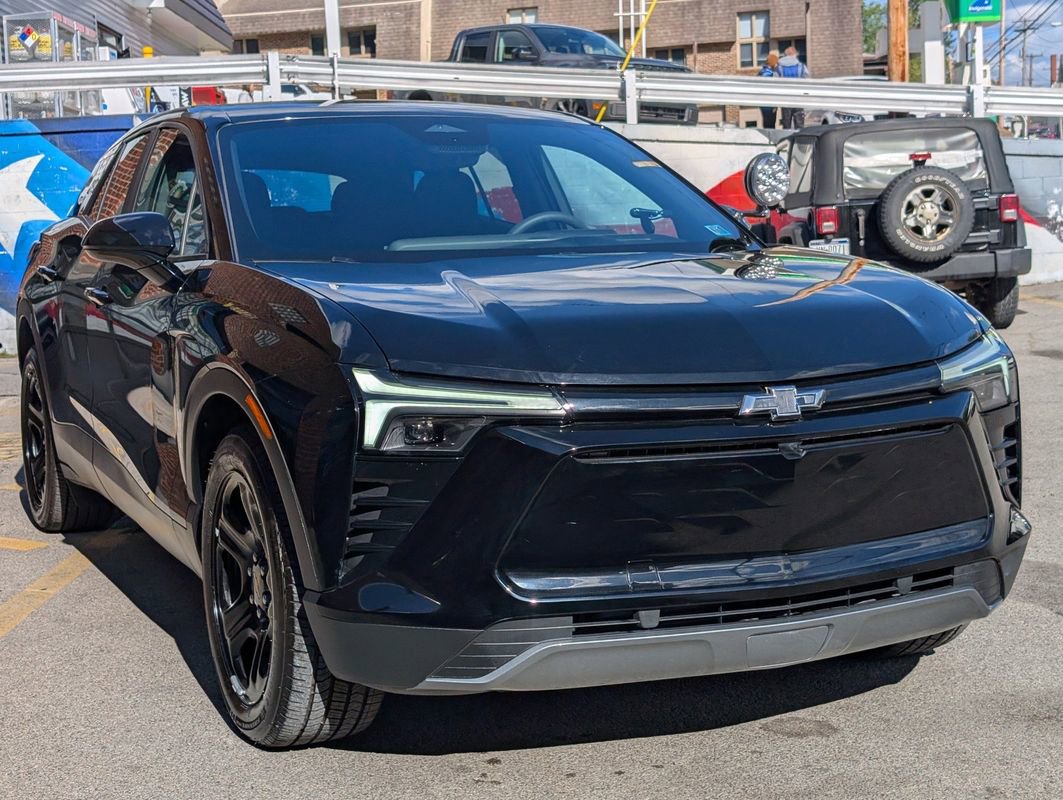Used 2024 Chevrolet Blazer EV AWD Police image 9