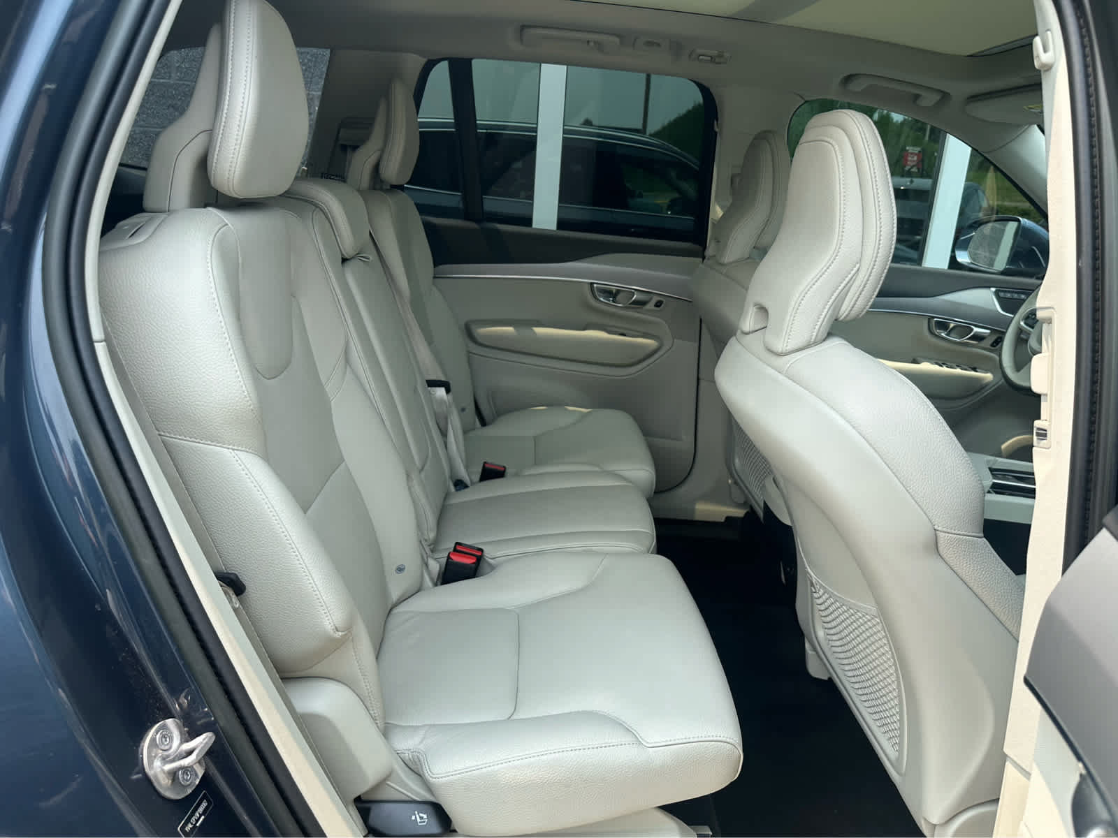 Used 2023 Volvo XC90 B5 Core w/ Protection Package Premier AWD/4WD image 14