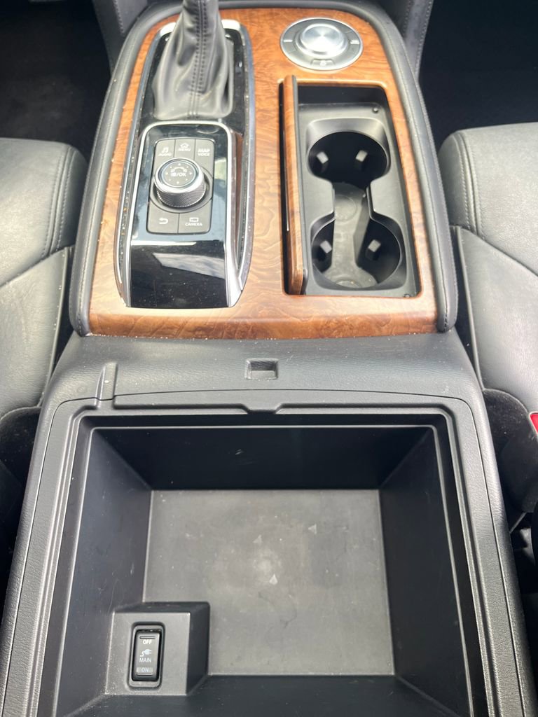 Used 2023 Nissan Armada SL image 25