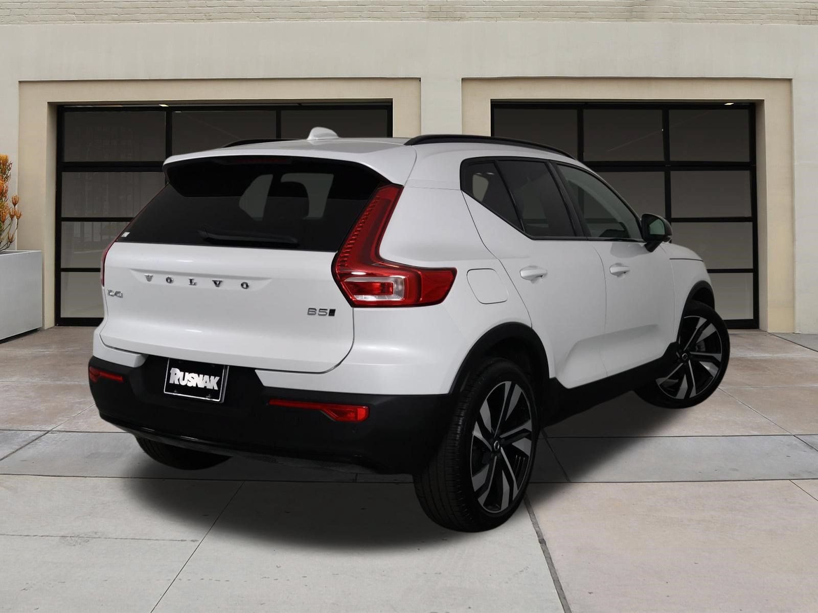 Used 2023 Volvo XC40 B5 Ultimate w/ Climate Package AWD/4WD image 4