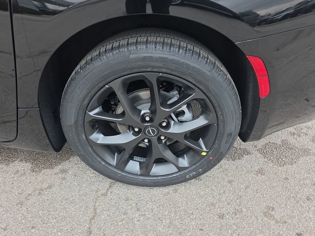 New 2026 Chrysler Pacifica Select image 12