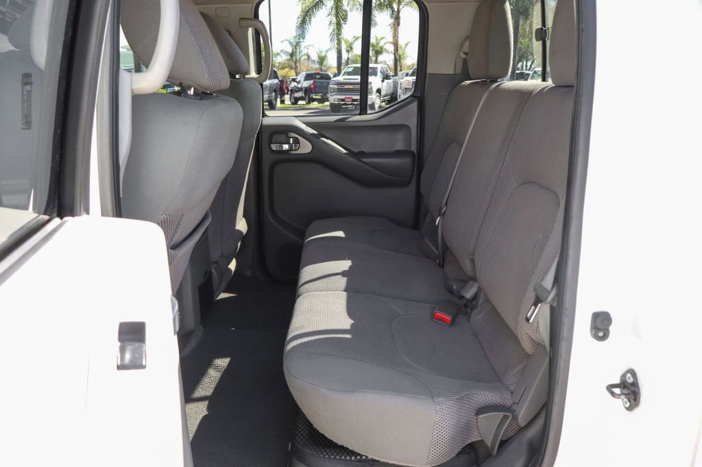 Used 2016 Nissan Frontier SV RWD image 34