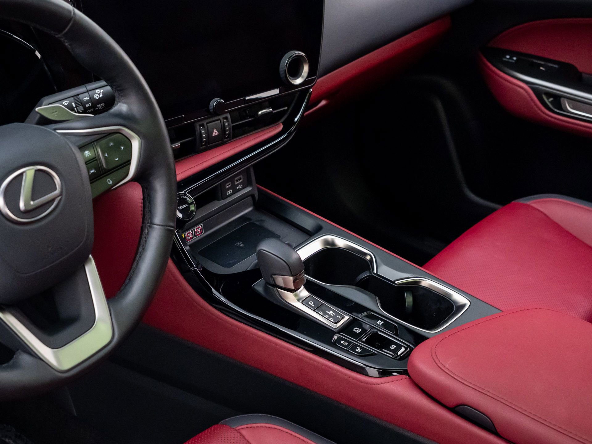 Used 2024 Lexus NX 350h AWD w/ Vision Package image 13