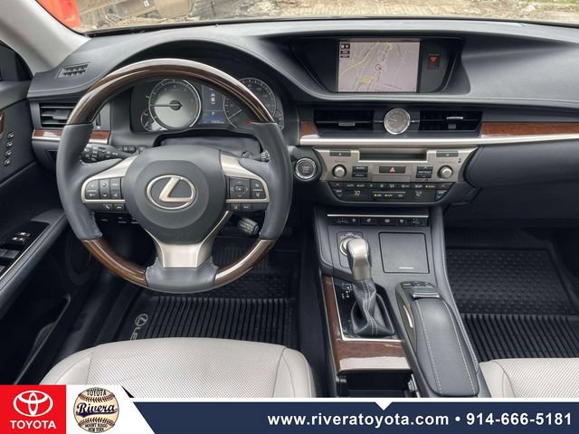 Used 2018 Lexus ES 350 w/ Luxury Package w/Wood Trim FWD image 14