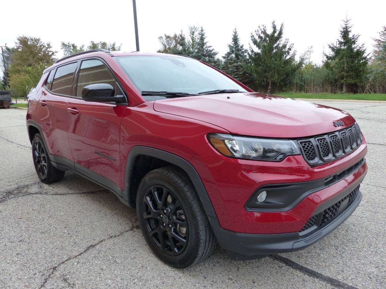 Used 2026 Jeep Compass Latitude AWD/4WD image 11