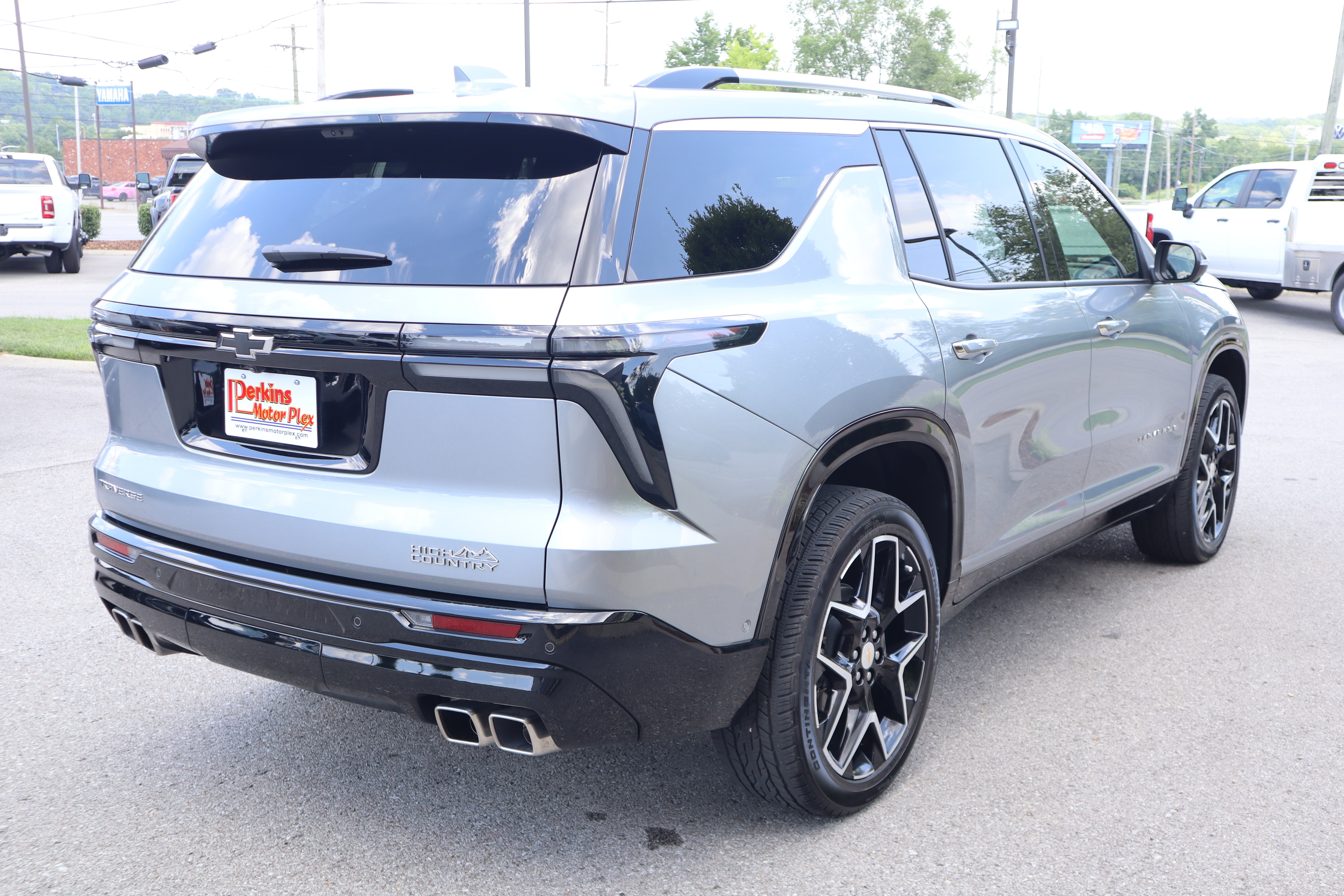 Used 2025 Chevrolet Traverse High Country FWD image 7