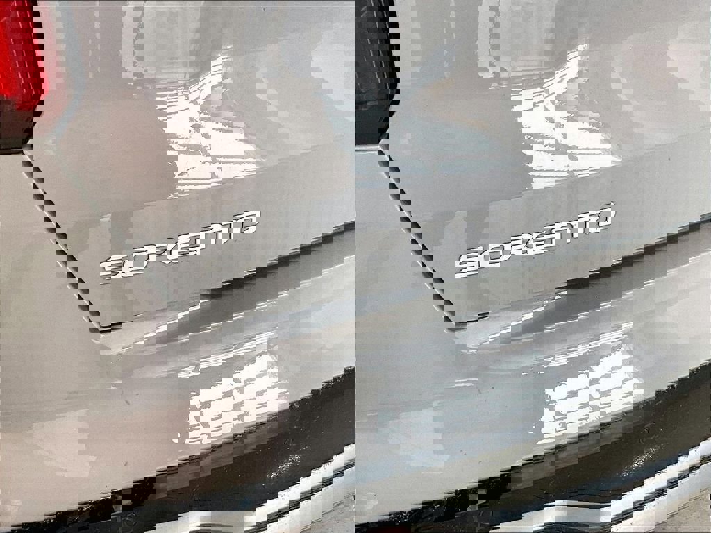 Used 2023 Kia Sorento SX AWD/4WD image 28