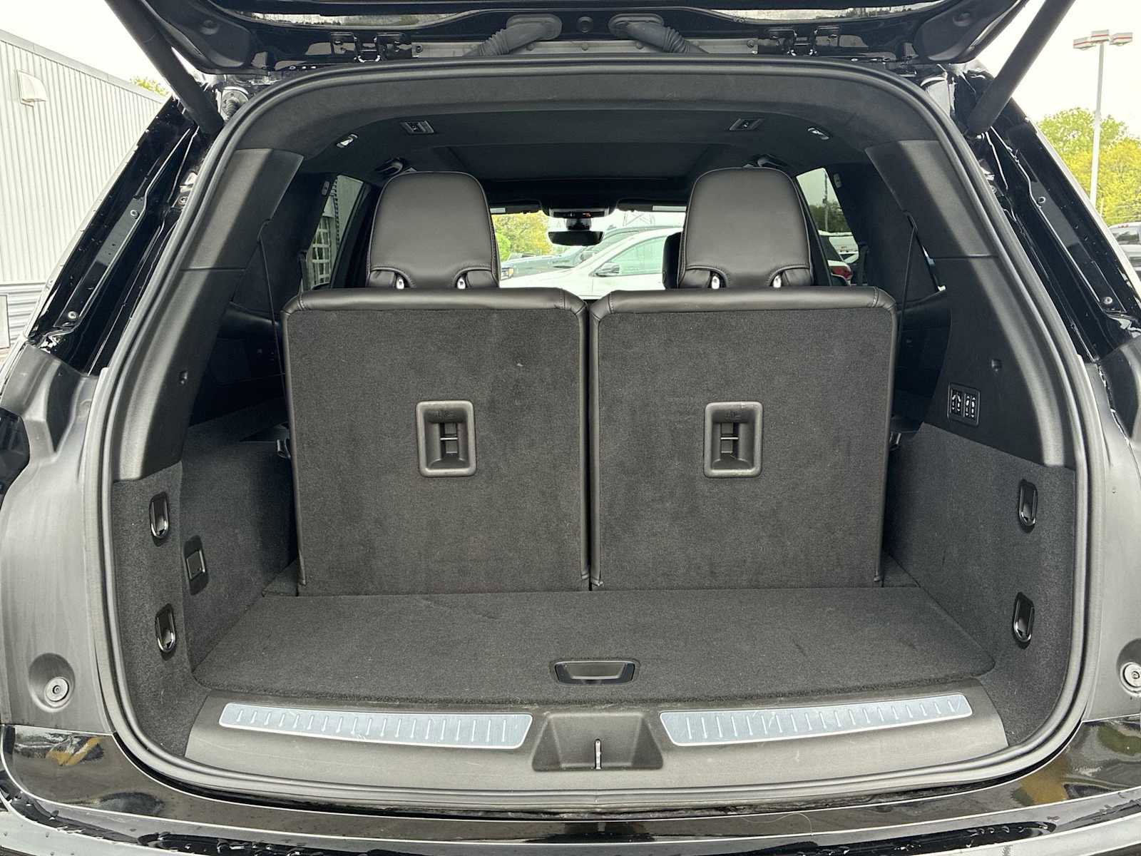 Used 2024 Cadillac XT6 Sport w/ Platinum Package image 27