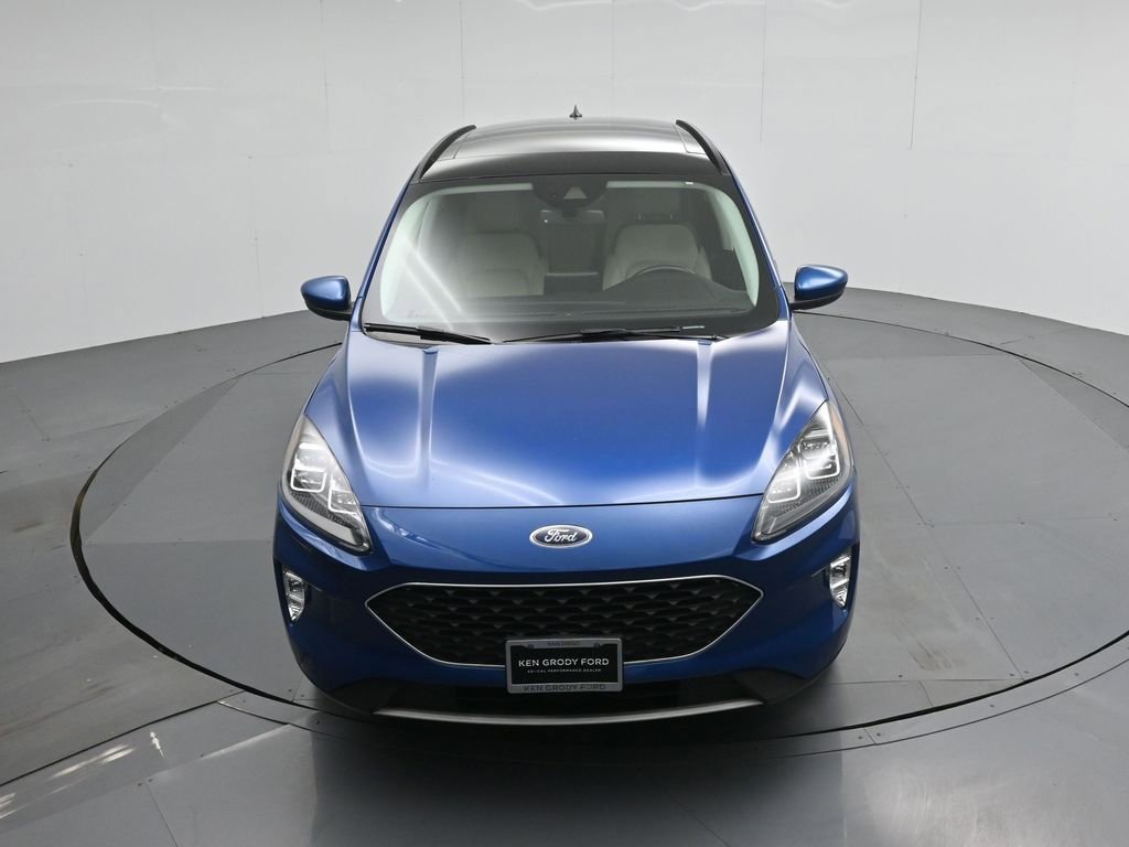 Certified 2022 Ford Escape Titanium w/ Class II Trailer Tow Package image 40