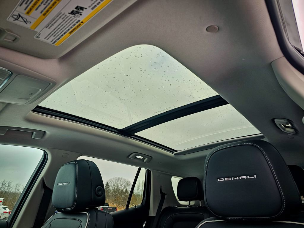 New 2026 GMC Terrain Denali w/ LPO, Floor Liner Package image 18