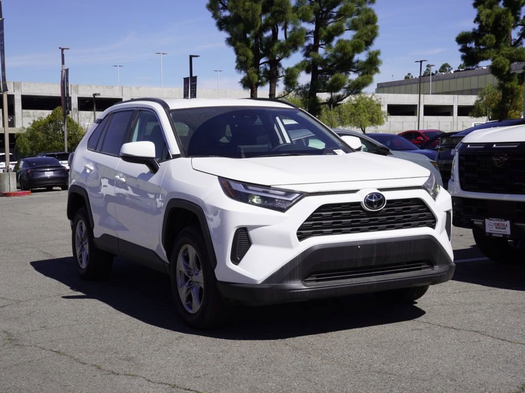Used 2025 Toyota RAV4 XLE image 2