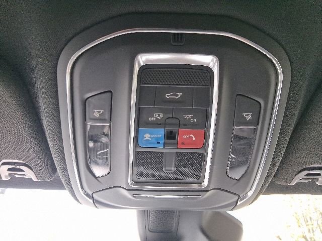 Used 2024 Jeep Wagoneer L Series II w/ Flexible Seating Group AWD/4WD image 25