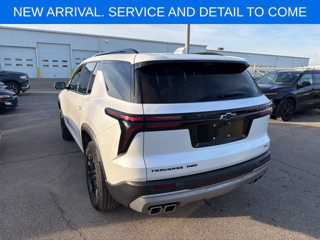 Used 2025 Chevrolet Traverse Z71 w/ Enhanced Driving Package AWD/4WD image 17