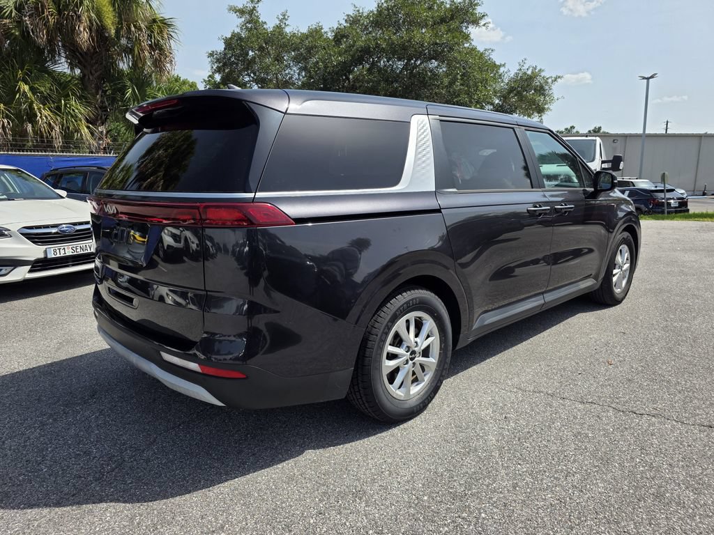 Used 2022 Kia Carnival LX FWD image 3