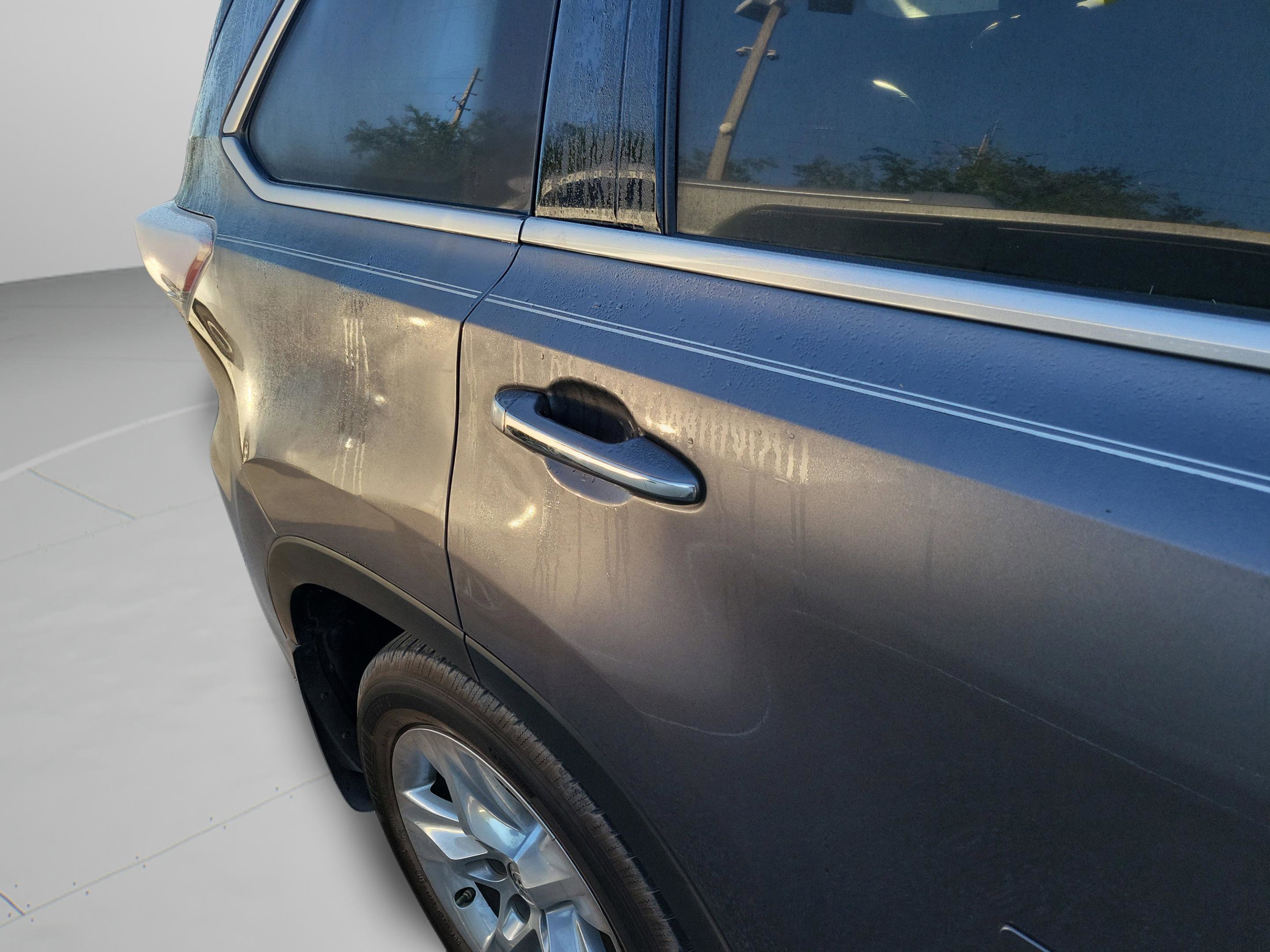 Used 2015 Toyota Highlander Limited Platinum AWD/4WD image 17