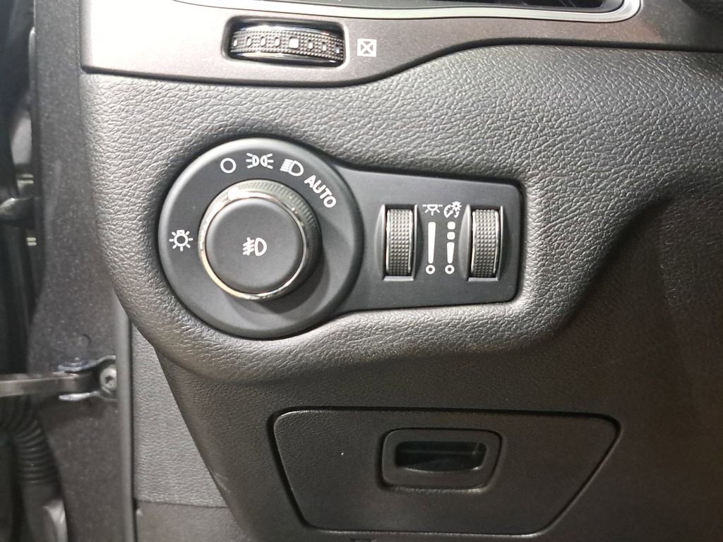 Certified 2022 Jeep Cherokee Trailhawk image 25