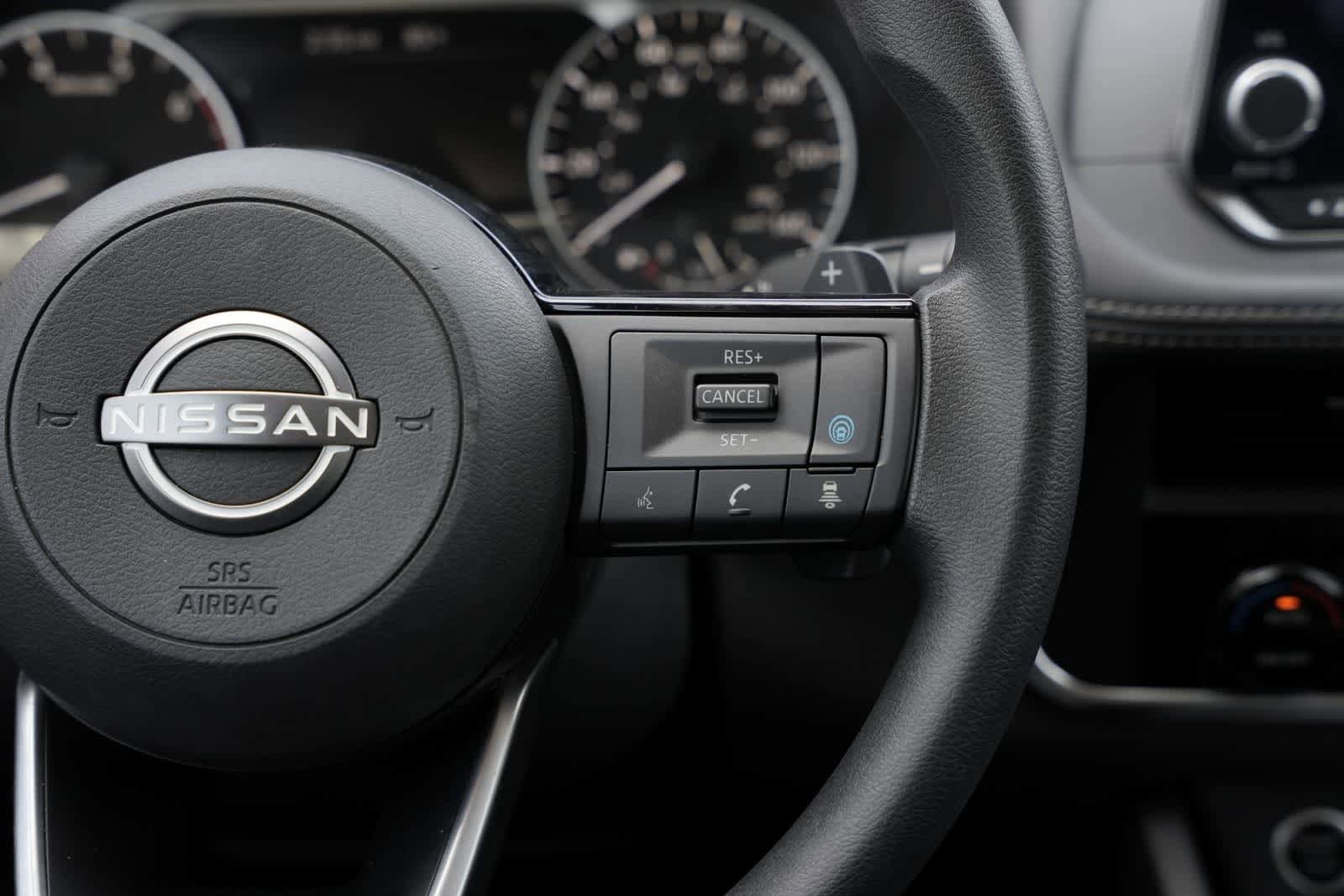 Used 2023 Nissan Rogue SV FWD image 11