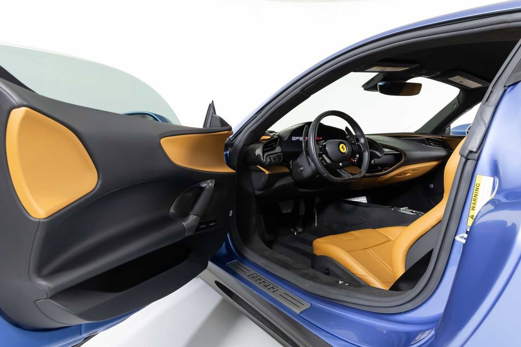 Used 2022 Ferrari SF90 Stradale image 21
