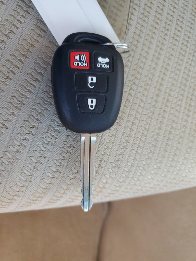 Used 2015 Toyota Camry LE image 28