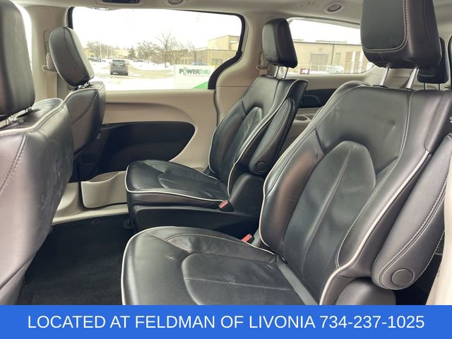 Used 2023 Chrysler Pacifica Limited image 25