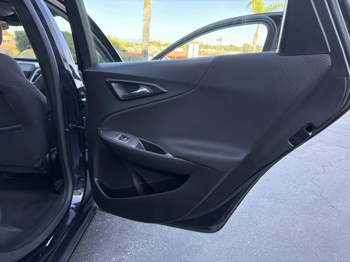 Used 2023 Chevrolet Malibu LT FWD image 32
