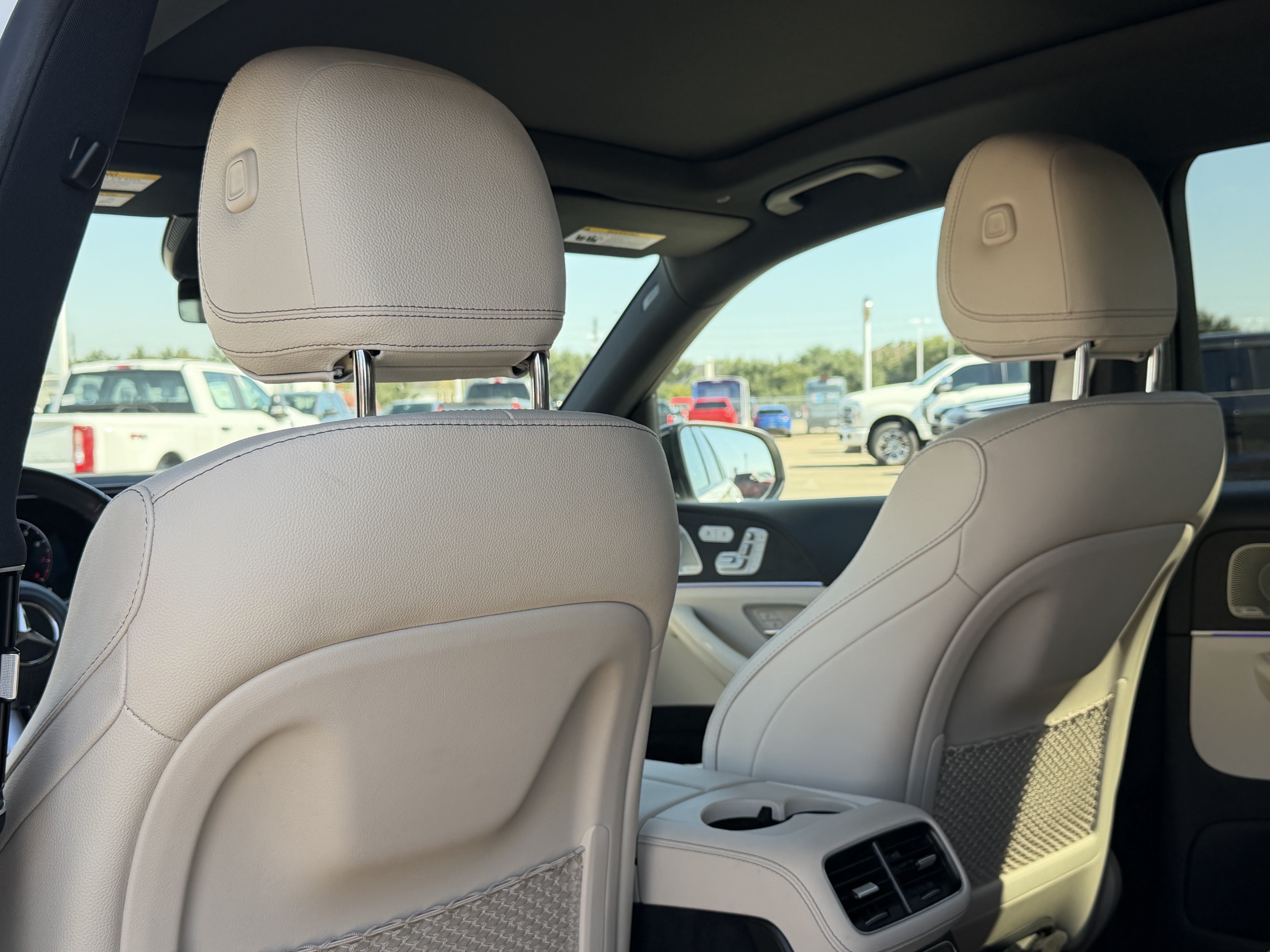 Used 2025 Mercedes-Benz GLS 450 4MATIC image 16