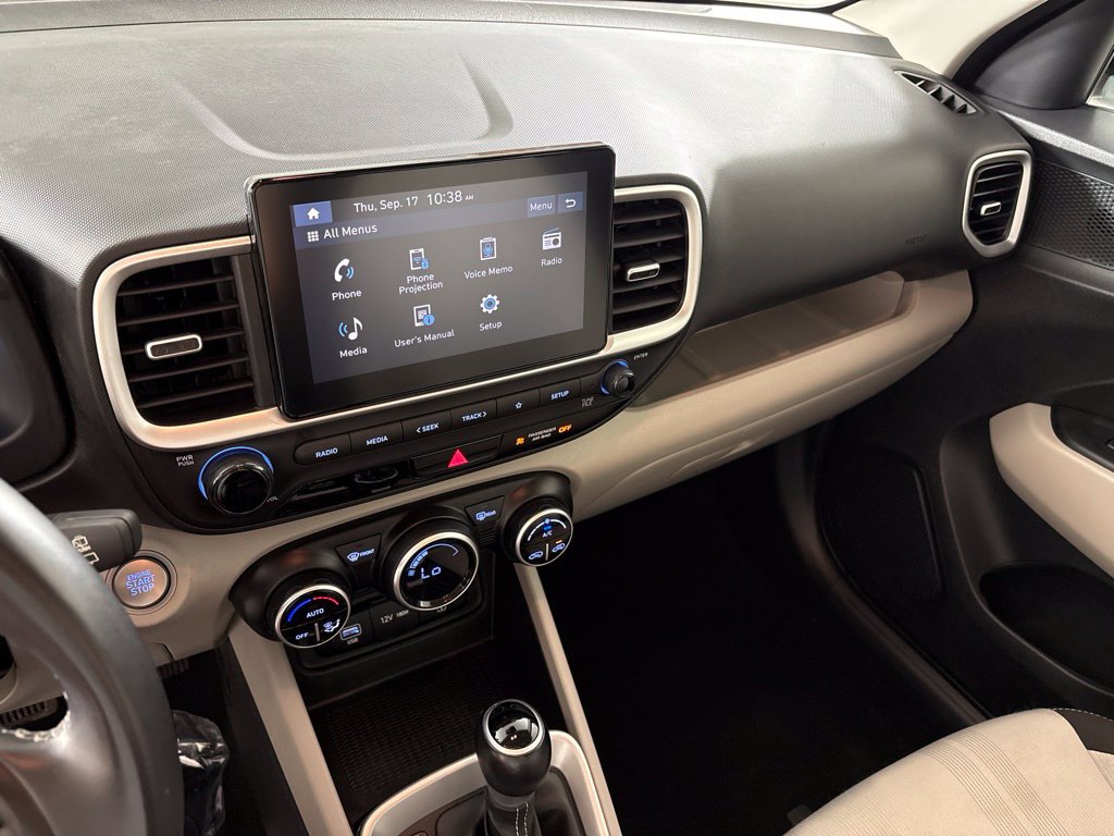 Used 2025 Hyundai Venue SEL FWD image 32