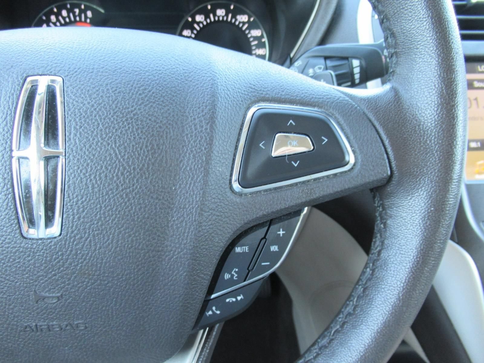 Used 2019 Lincoln MKC Premiere FWD image 26