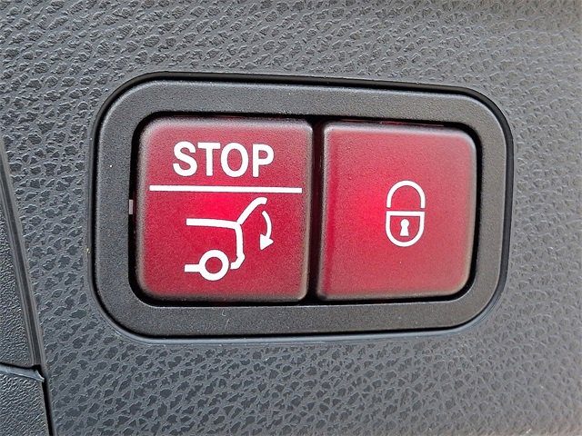 Used 2023 Mercedes-Benz GLC 300 4MATIC Coupe image 25