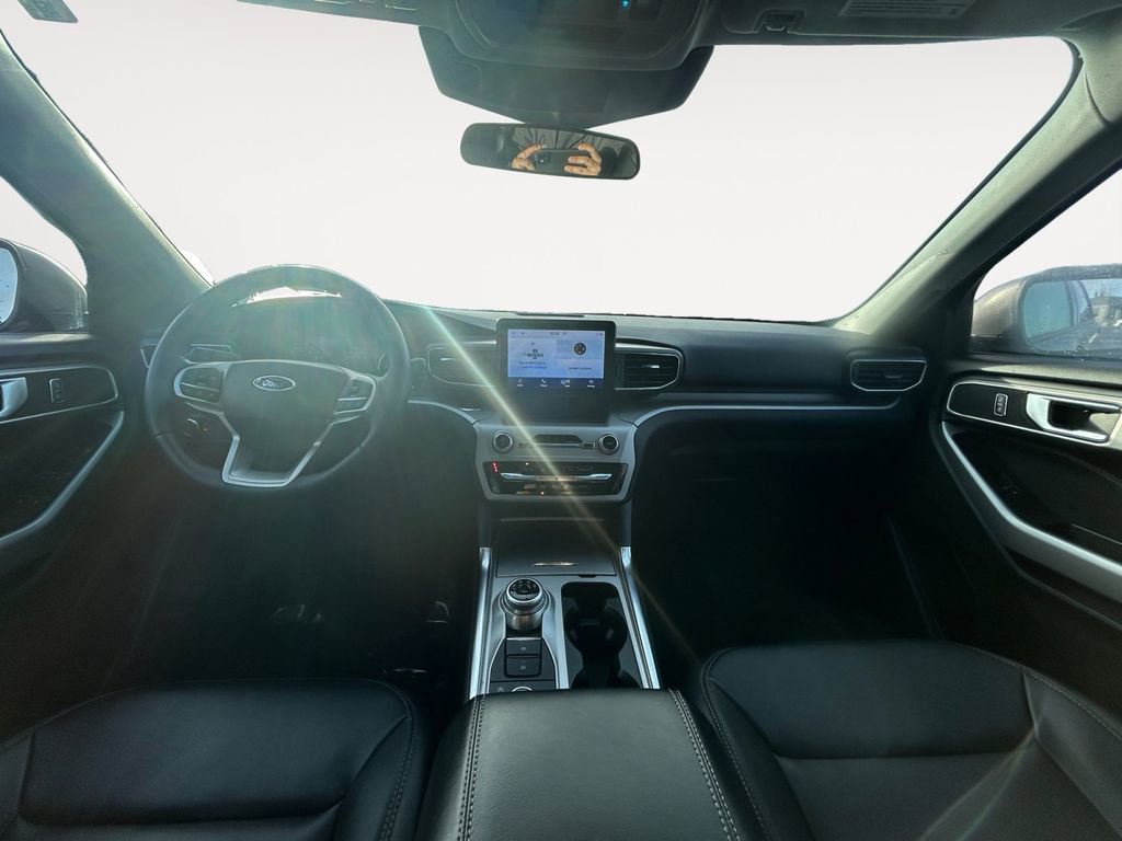 Used 2024 Ford Explorer XLT w/ Equipment Group 202A image 13