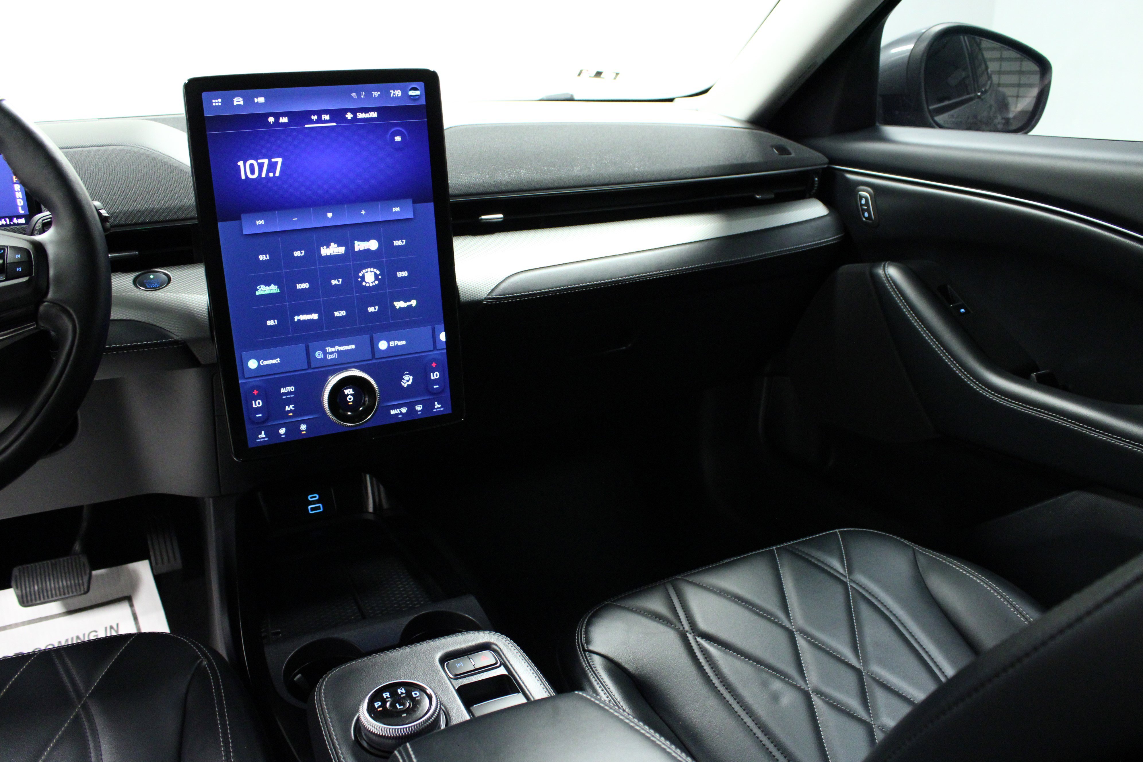 Used 2021 Ford Mustang Mach-E Select image 19