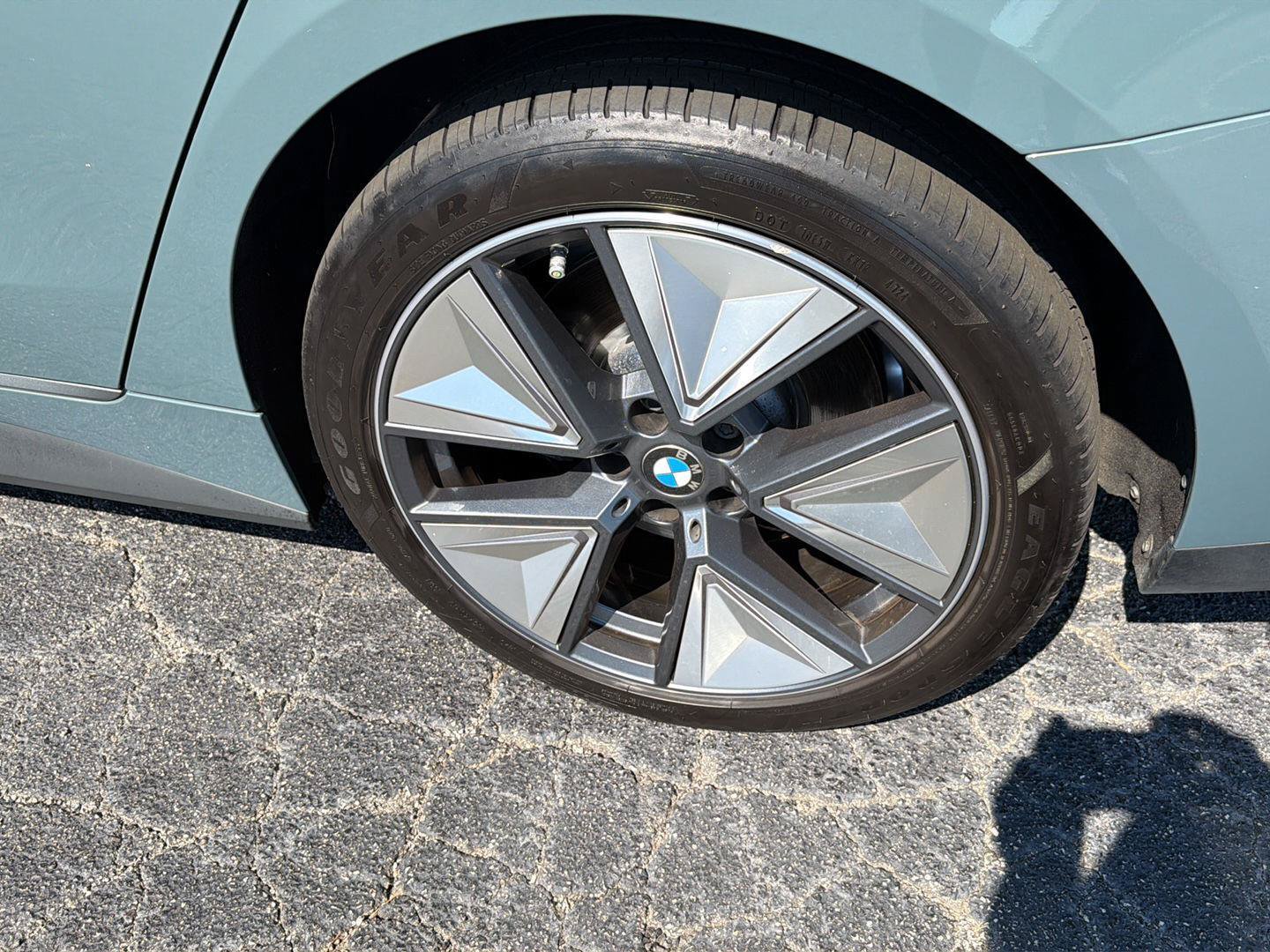 Used 2025 BMW i4 eDrive40 w/ Premium Package RWD image 39