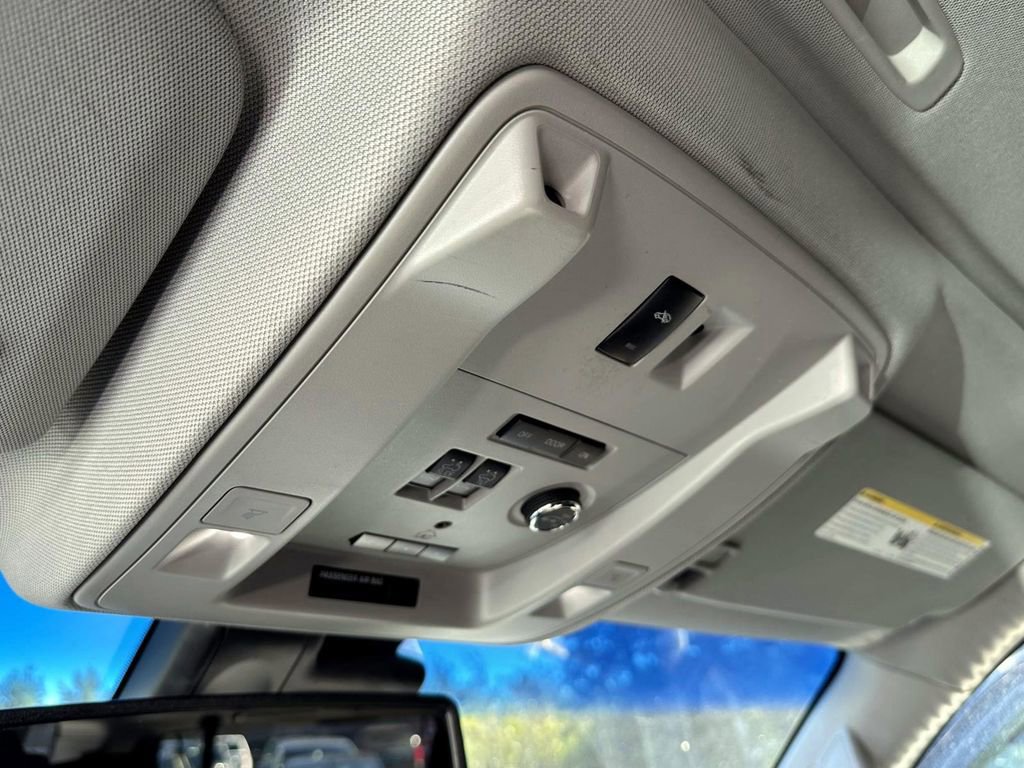 Used 2018 GMC Yukon Denali w/ Denali Ultimate Package image 32