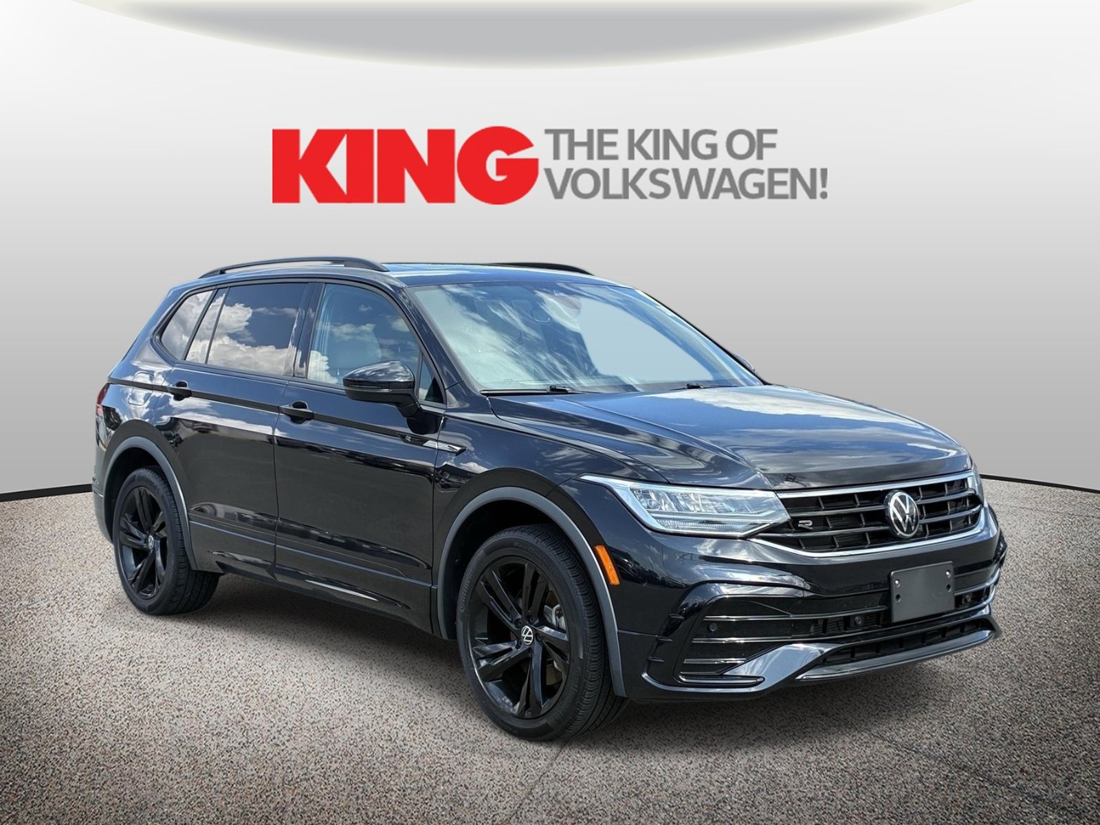 Used 2023 Volkswagen Tiguan SE R-Line FWD image 7