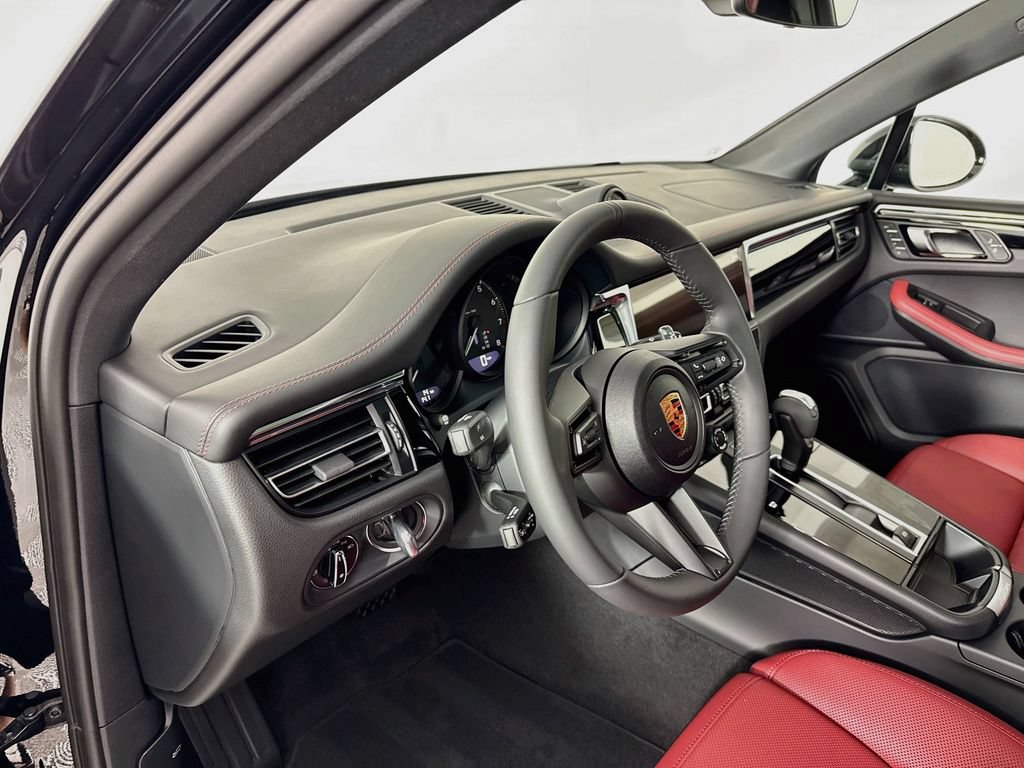 New 2026 Porsche Macan AWD/4WD image 4