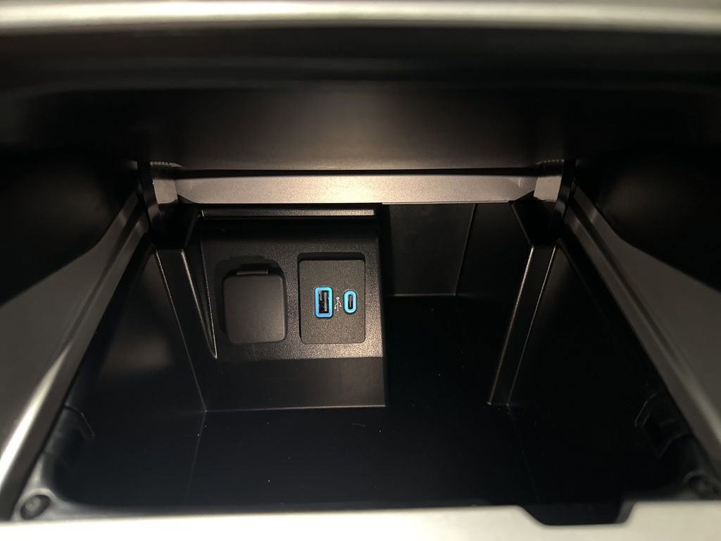 Used 2022 Ford Explorer XLT w/ Equipment Group 202A image 26