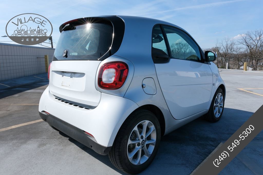 Used 2018 smart fortwo electric drive RWD image 2