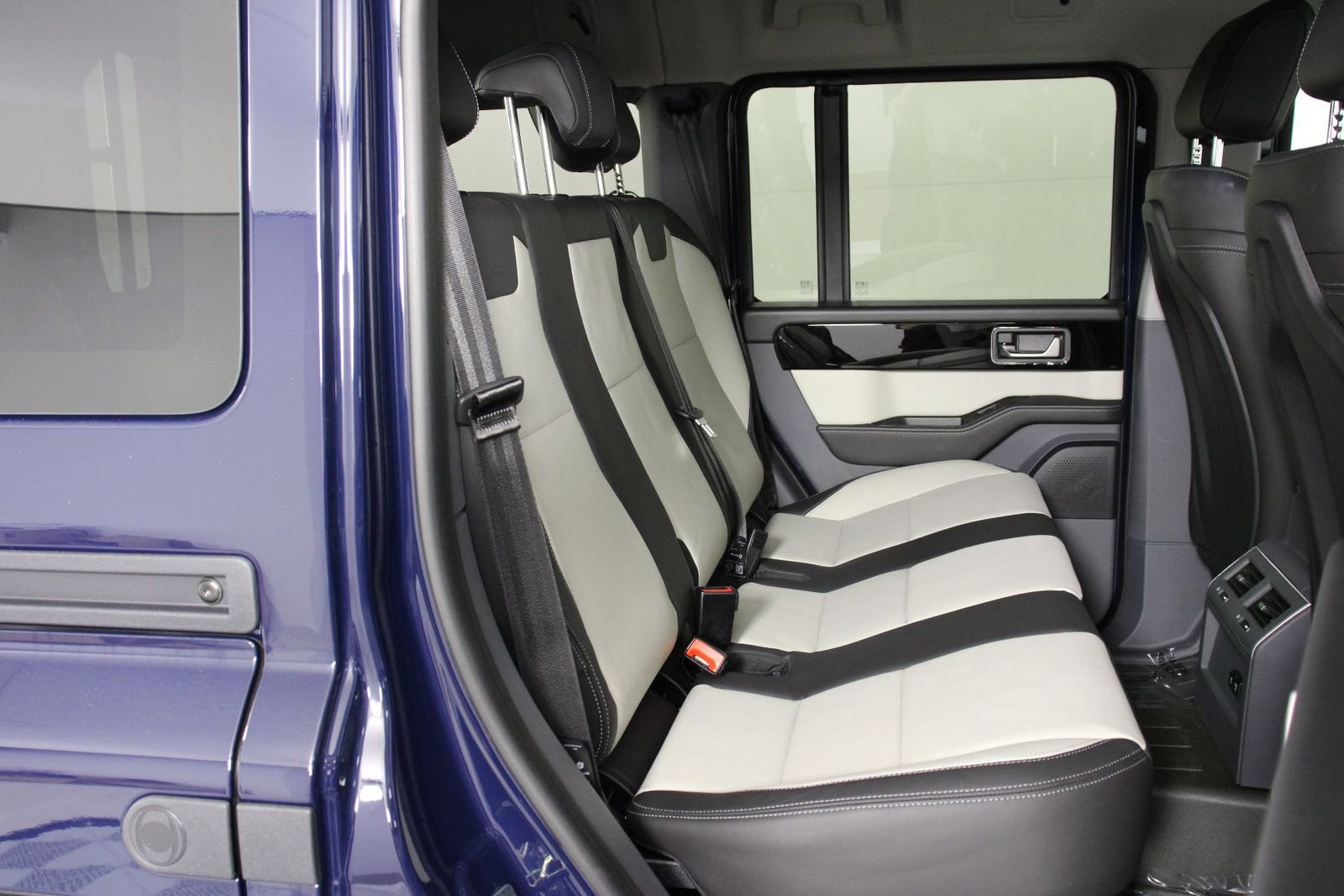 Used 2025 INEOS Grenadier AWD/4WD image 32