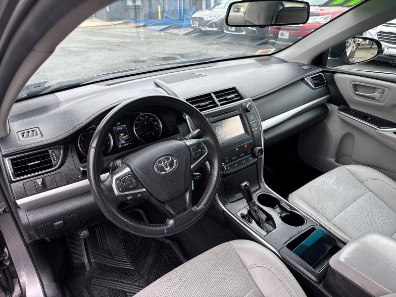 Used 2017 Toyota Camry SE image 15