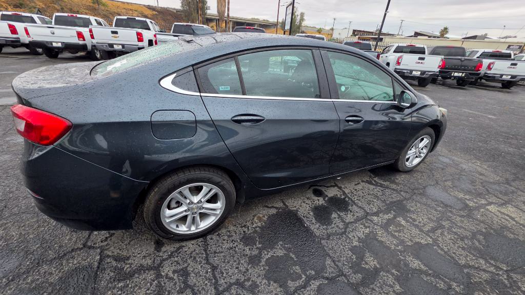 Used 2018 Chevrolet Cruze LT FWD image 5