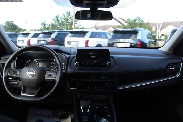 Used 2025 Nissan Rogue SV FWD image 17