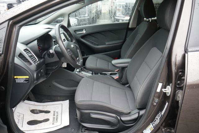 Used 2018 Kia Forte LX w/ LX Popular Package image 2