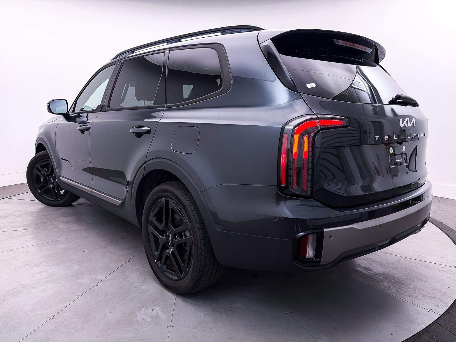 Used 2023 Kia Telluride SX Prestige X-Line image 2