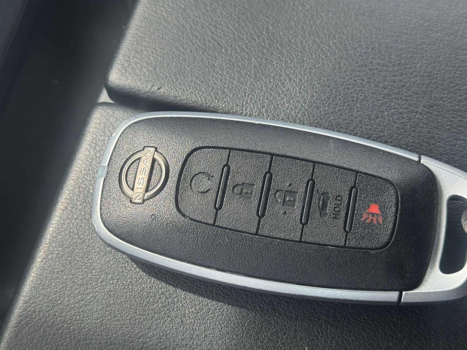 Used 2025 Nissan Rogue SV FWD image 21